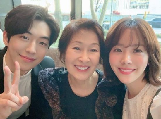 한지민과 남주혁, 김혜자.