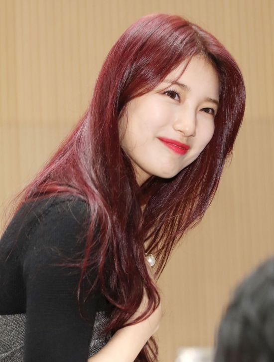 '뭔가 어색?' 이승기와 드라마찍는 수지 최근 모습