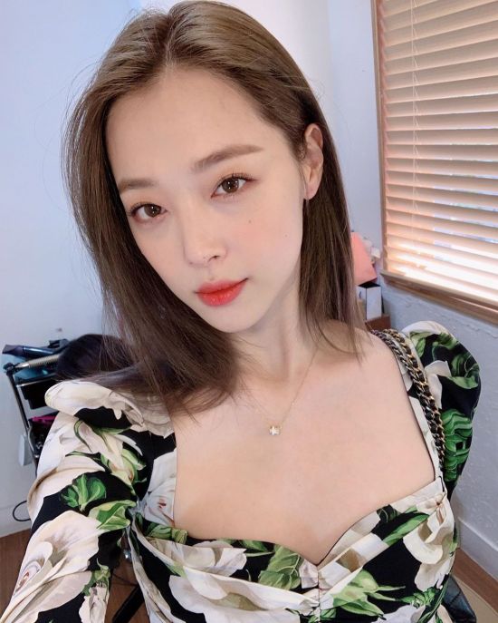 가슴노출 사고 後 인스타로 본 설리 근황.jpg