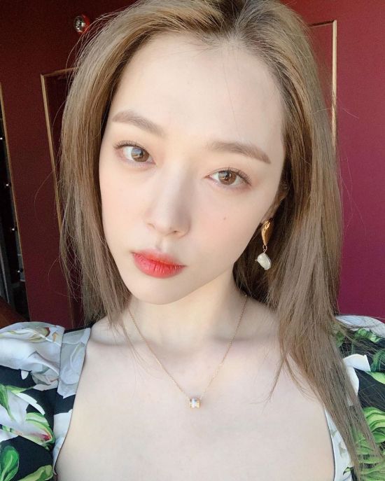 가슴노출 사고 後 인스타로 본 설리 근황.jpg