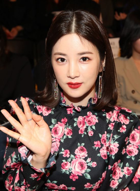 에이핑크 박초롱, 각선미에 흠집낸 '반 스타킹'