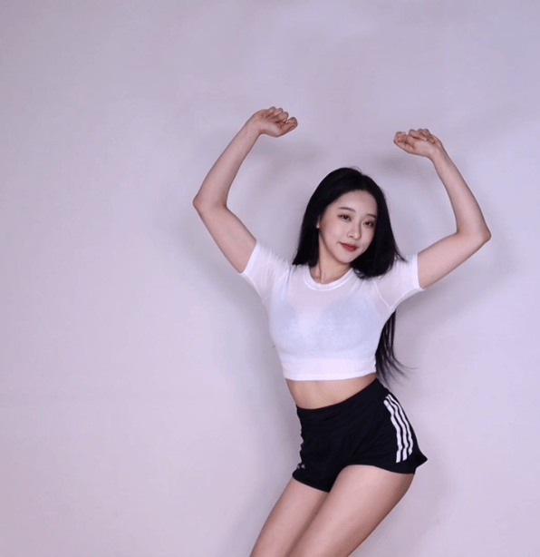 ��Ƽ�� �ݹ��� û�� �̳�