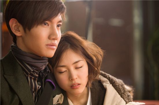 Max Changmin (left) and actress Lee Yeon-hee (right) from new SBS series "Paradise Farm." [E.S.P Comnpany]