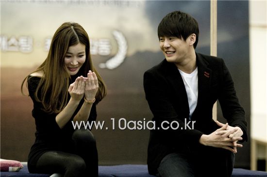 Lee Hye-ri and Kim Junsu [Lee Jin-hyuk/10Asia]