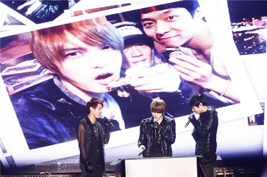 Korean idols JYJ at their concert in Seoul. [Prain Inc.]