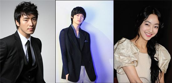 Actor Lee Jun-hyuk (left), Lee Jong-suk (middle) and actress Seo Hyo-rim (right) 