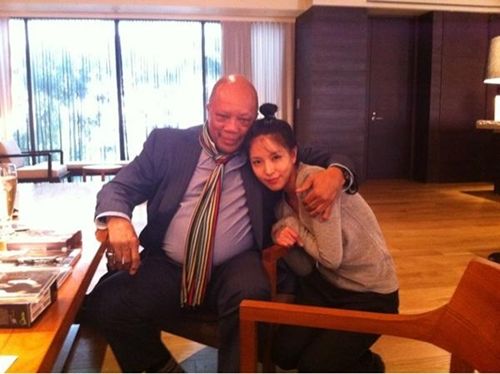 Quincy Jones (left) and songstress BoA (right) [BoA's official Twitter website]