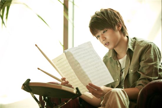 CNBLUE drummer Kang Min-hyuk [FNC Music]