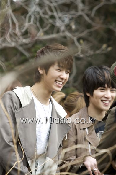CNBLUE Minhyuk and Jonghyun [Lee Jin-hyuk/10Asia]
