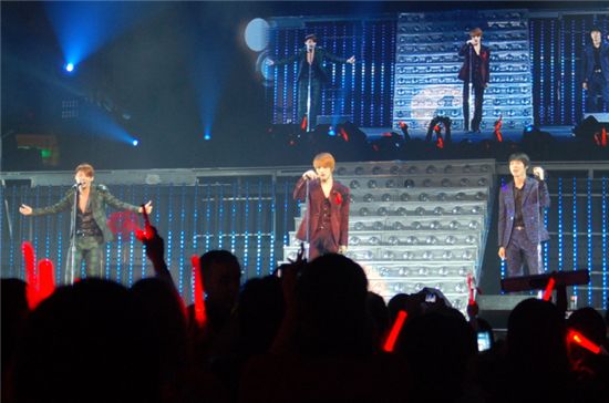 JYJ's concert in Vancouver on May 20, 2011 [Prain]