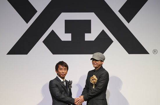 Avex chairman Max Matsuura and YG Entertainment chief Yang Hyun-suk [YG Entertainment]