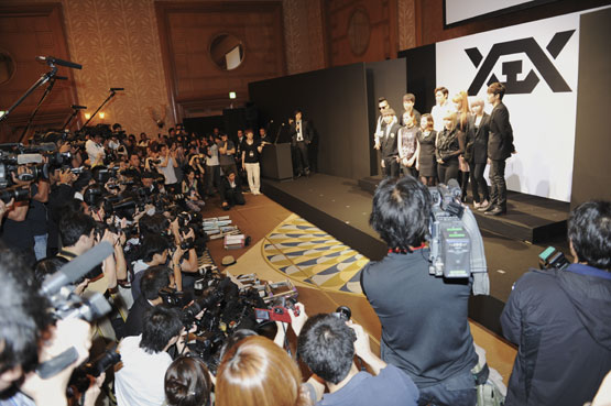 YG Entertainment's artists at the launching ceremony for YGEX in Japan on July 21, 2011. [YG Entertainment]