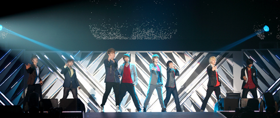 Super Junior performs at the SMTOWN concert held at the Tokyo Dome in Tokyo, Japan from September 2 to 4, 2011. [SM Entertainment]