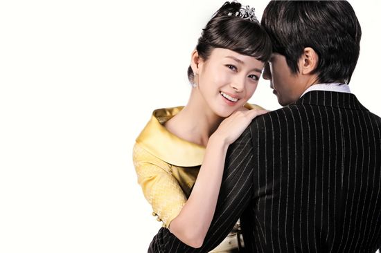 "My Princess" stars Kim Tae-hee (left) and Song Seung-heon (right) [MBC]