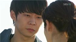 A capture image from SBS' "Rooftop Prince" seventh episode [SBS]