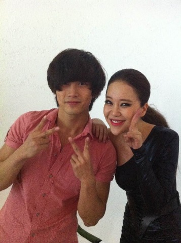 2PM's Taecyeon (left) and Baek Ji-young (right) [WS Entertainment]