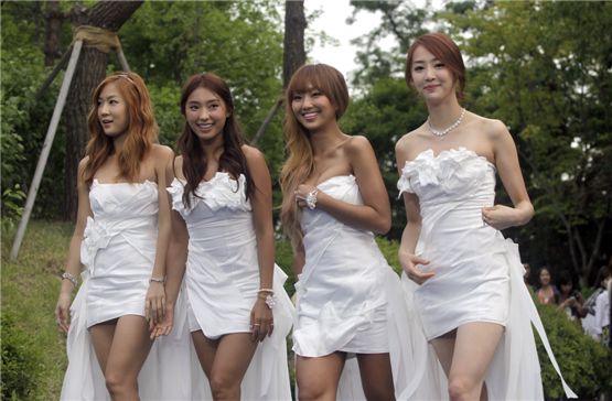 [PHOTO] SISTAR arrives at 6th Mnet 20's Choice Awards 