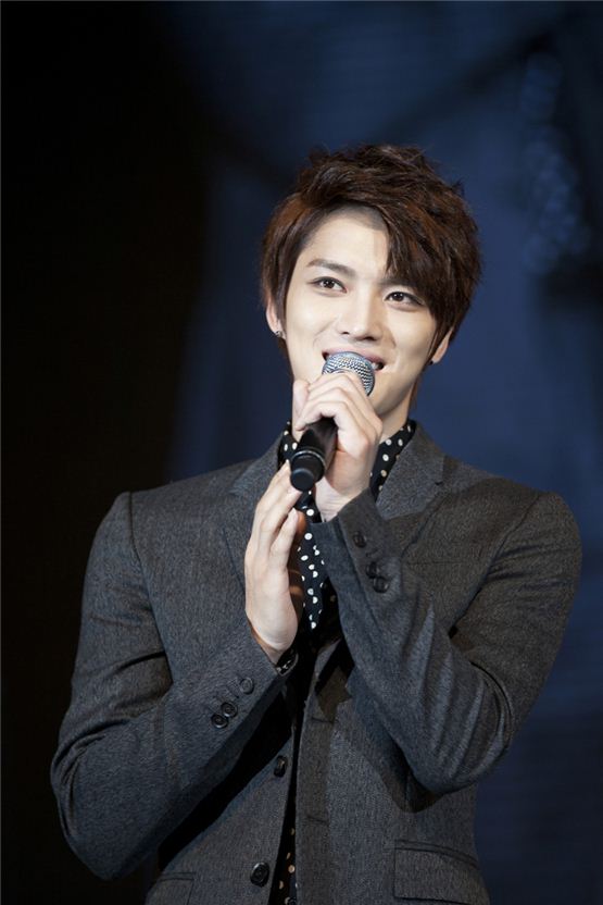 Korean singer-actor Kim Jae-joong greets his fans during the Thailand leg of his Asian meet-and-greet tour, held at the ROYAL PARAGON HALL, SIAM PARAGON in Bangkok, Thailand on October 23, 2012. [C-Jes Entertainment]