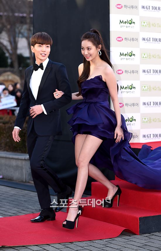[Event] MC Leeteuk & Yura at Gaon K-Pop Charts Awards Red Carpet ...