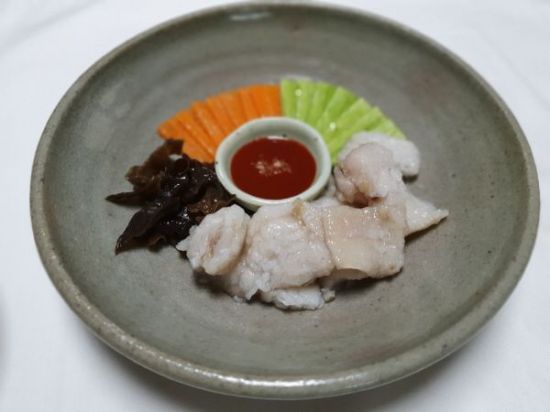 [한국의 맛] 흰 살 생선으로 만드는 담백한 고급음식 '어채'