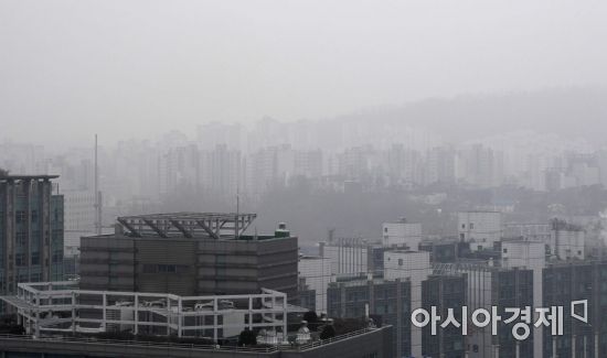 공기청정기 '강풍' 틀어야 초미세먼지 막는다