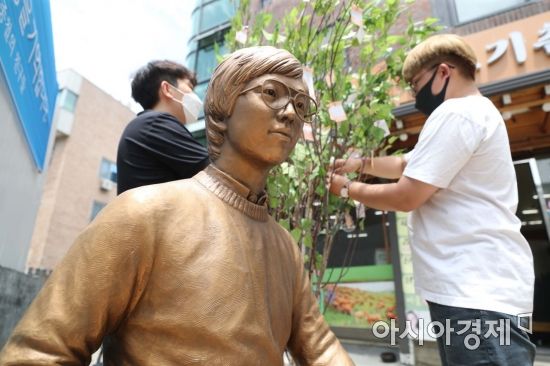 [포토]민주항쟁 33주년 맞아 설치된 박종철 열사 조형물 