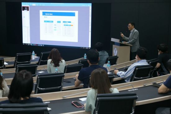 "데이터 경제 이끈다"…신한카드, 가명정보 결합·활용 설명회