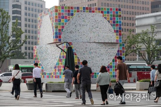 [포토]광화문 광장에 설치된 '광화문 아리랑'