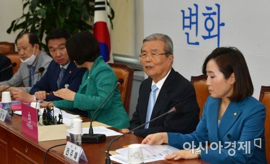 김종인 “저출생 문제, 집값·교육 등 중요한 요인…포괄적으로 다뤄야”