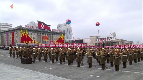 북한이 어제 최고 인민 회의를 개최… 김정은 부재 (2 건)