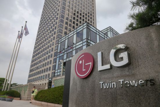 LG Electronics, the first 3 trillion won in operating profit last year for’Untact Special’…  Sales also record high (total)