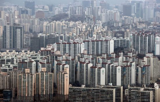 38 Gangnam, 23 Seocho, 5 Songpa…  ‘100 million per pyeong’ apartment surge