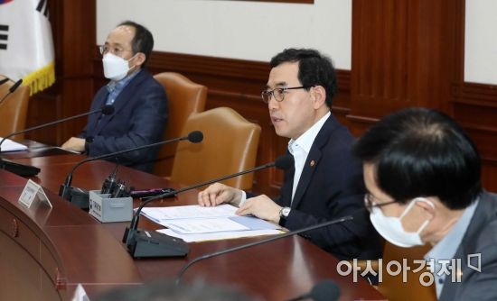 이창양 "무역금융 301조원 이상으로 확대…임시선박 월 4척 투입"