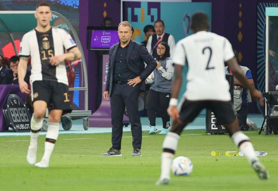 독일 감독 “日은 강팀, 패배 변명 않을 것…스페인전에 집중”