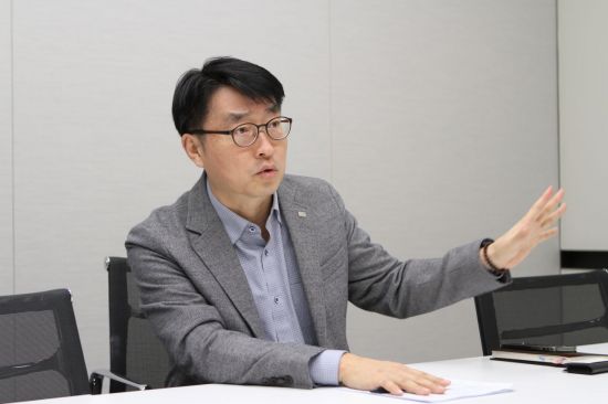 [인터뷰]안녕한 노후 … “연금투자는 유목민처럼”