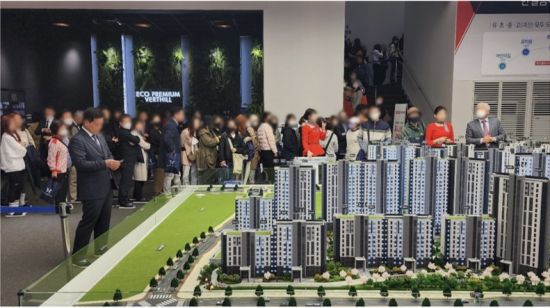 디에스종합건설 , '에코델타시티 대성베르힐' 견본주택 문전성시