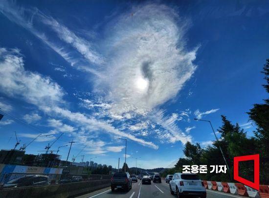 [포토] 가을을 몰고 오는 회오리 구름 - 아시아경제
