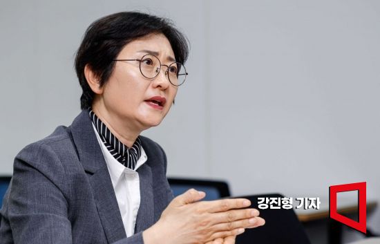 국민연금 '컨트롤타워' 이스란 "대체투자 다변화 기대…서울사무소도 필요"
