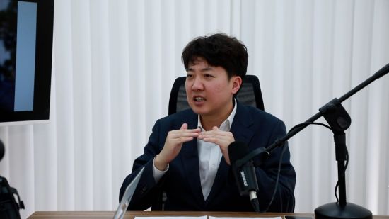 이준석 의원은 허은아 전 대표의 소송 제기에 대해 "아무 문제가 없다"고 강조했다.