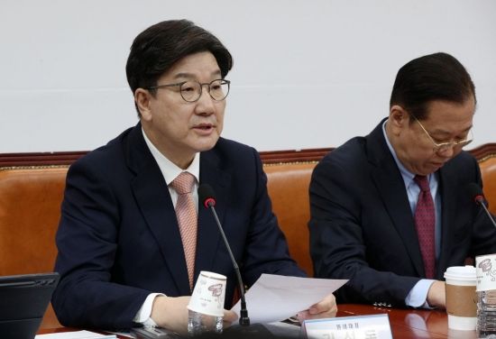 권성동 국민의힘 원내대표가 3일 국회에서 열린 비상대책위원회의에서 발언하고 있다. 2025.4.3 김현민 기자