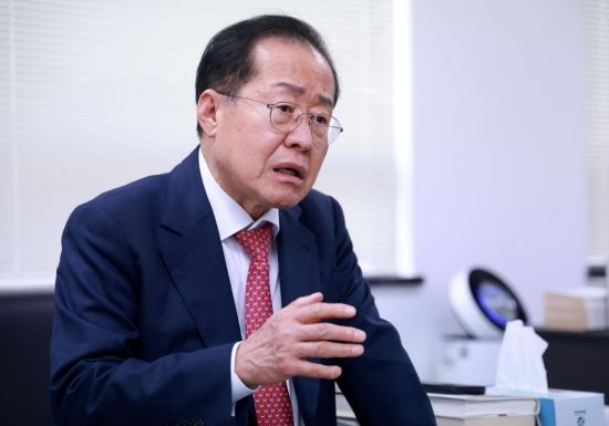 홍준표 국민의힘 대선 경선 후보가 21일 서울 여의도 선거캠프에서 아시아경제와 인터뷰를 하고 있다. 2025.4.21 김현민 기자