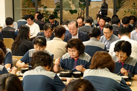 한국교직원공제회, 초복 맞아 복달임 행사 개최