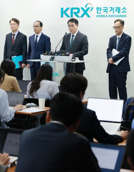 [특징주]'슈퍼리치 주가조작 연루' DI동일, 또 두자릿수 하락세 