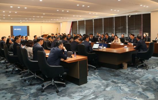 NH투자증권, 전 임원 국내 상장 주식 매매 금지