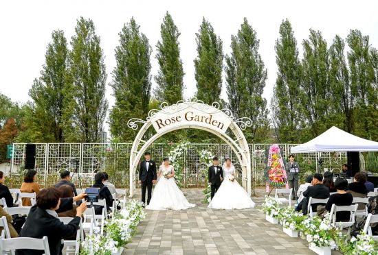 KB증권, 돌봄 실천 위해 '한강 야외결혼식' 지원