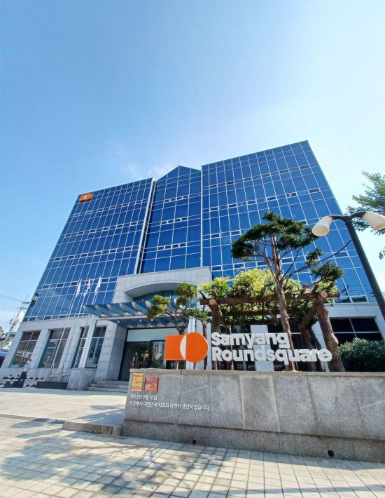 "불닭, 가격 올렸는데 수출 잘 되네"…삼양식품 실적 계속 간다[클릭 e종목]