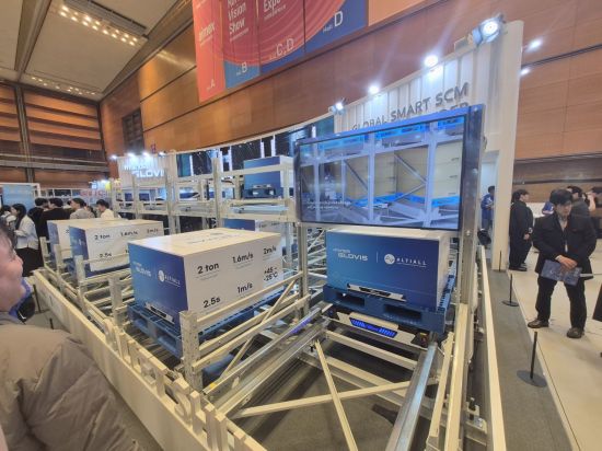 [노필터 로봇]공 차는 로봇, 생각하는 공장…'AX'로 무장한 K제조업의 미래