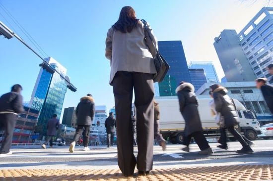 삼일PwC "한국 여성 고용환경 OECD 최하위권"