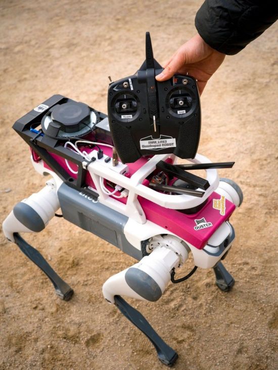 뉴로랩 “딥로보틱스, 사족보행 로봇 자율주행 대회 1위”