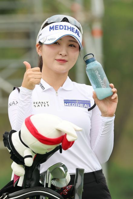 인크레더블버즈, 누트라코스 후원 이예원 프로 개막전 첫날 2위